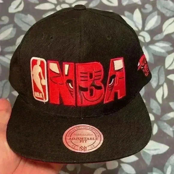 Chicago Bulls Cap - Lot of 2 - Picture 9 of 15